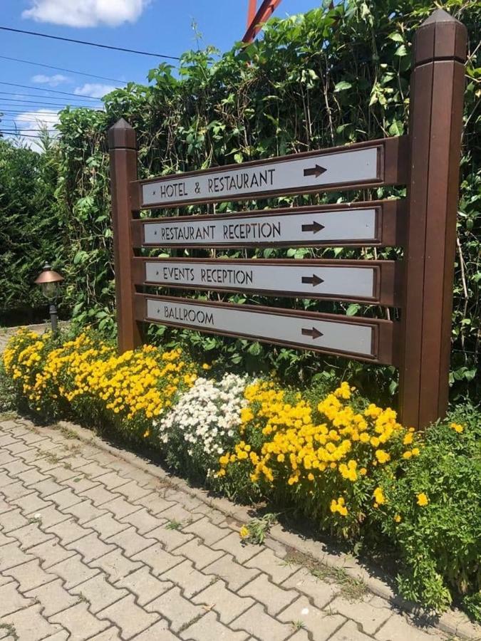 Hotel Yarus Plus Ploieşti Eksteriør bilde