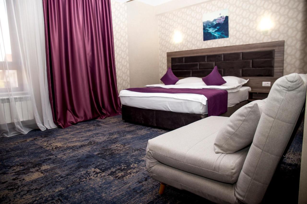 Hotel Yarus Plus Ploieşti Eksteriør bilde