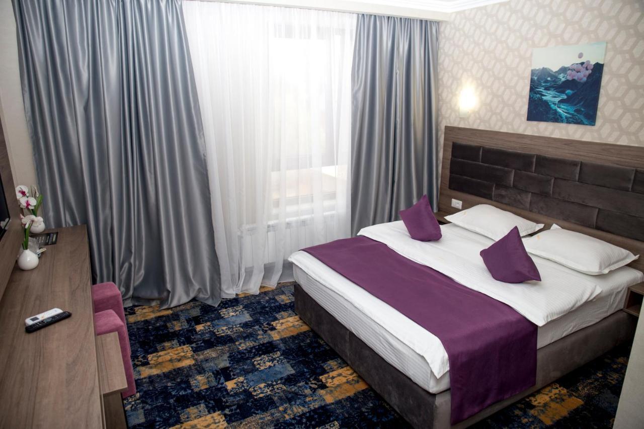 Hotel Yarus Plus Ploieşti Eksteriør bilde